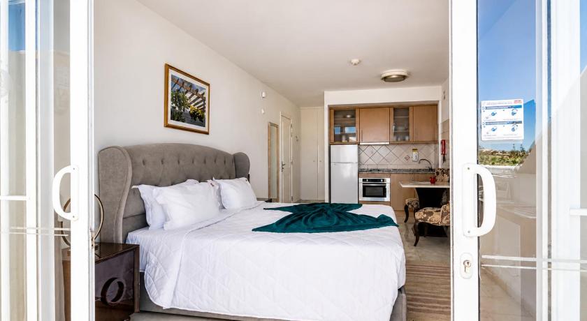 Image of Standard Room with Terrace 7