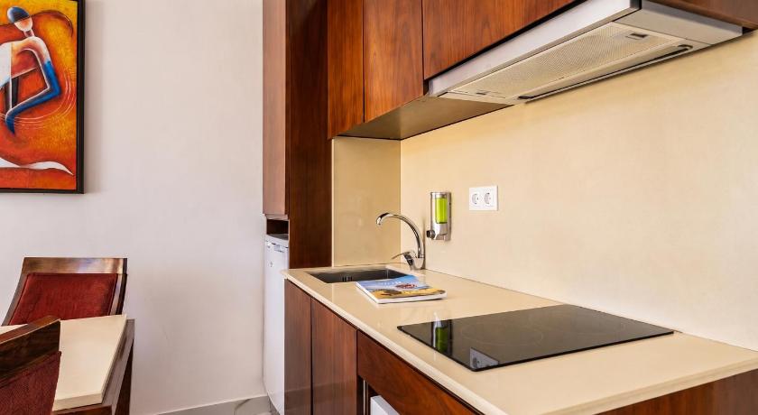 Image of Deluxe Sea or Pool View Room with Terrace 16