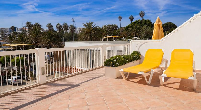 Image of 2-Bedroom Deluxe Sea or Pool View Apartment for 2 Adults and 2 Children 15