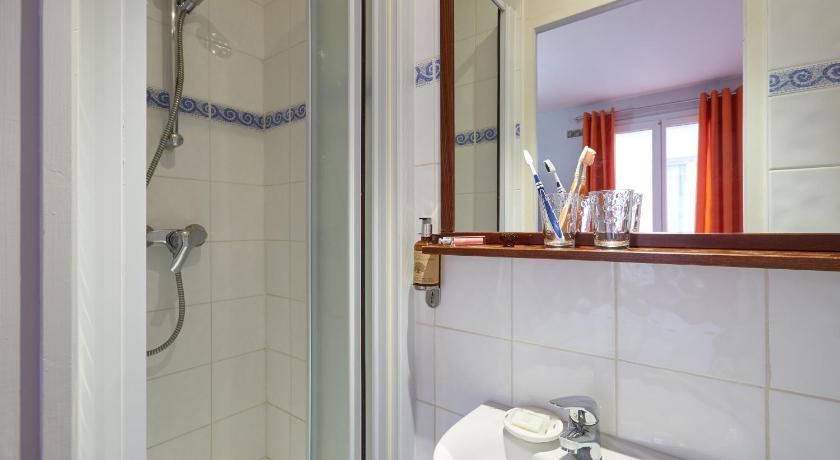 Image of Double Room with Shower 2