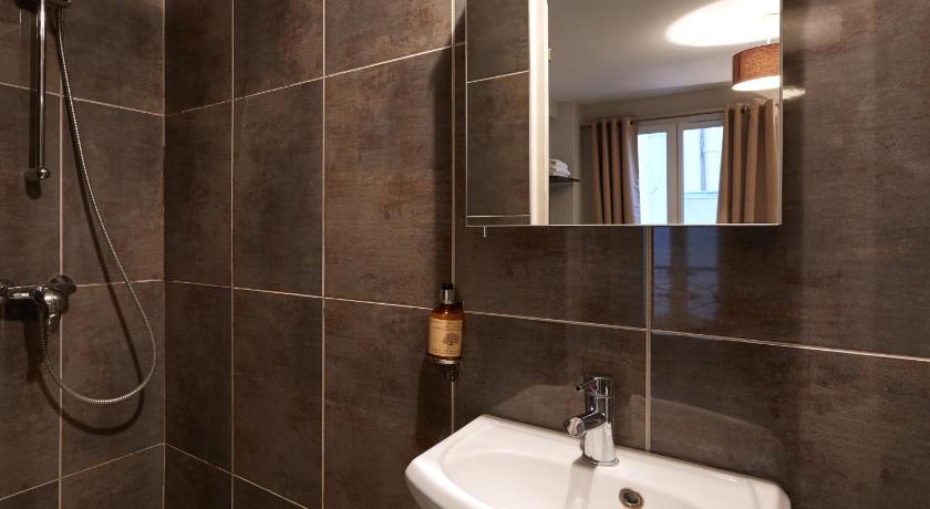 Image of Twin Room with Shower 2