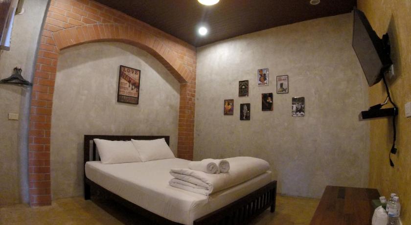 Image of Family Room 1