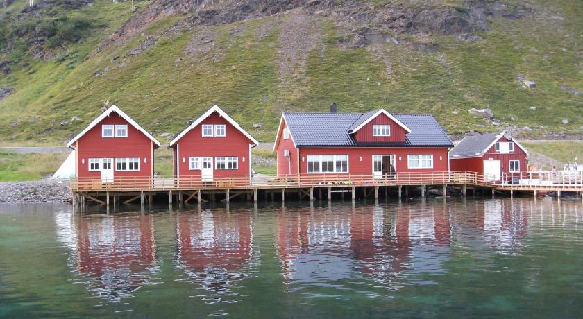 Sarnes Seaside Cabins — Hotel in Honningsvag