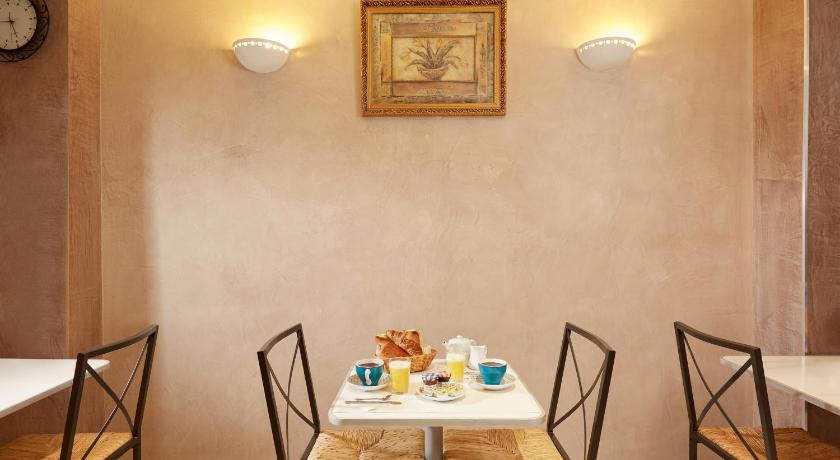 Image of Double Room with Shower 4