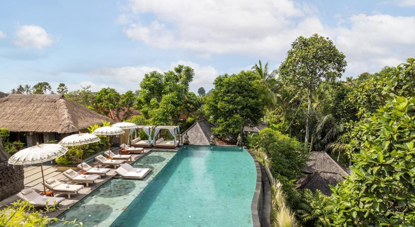 Tampilan The Sankara Suites and Villas