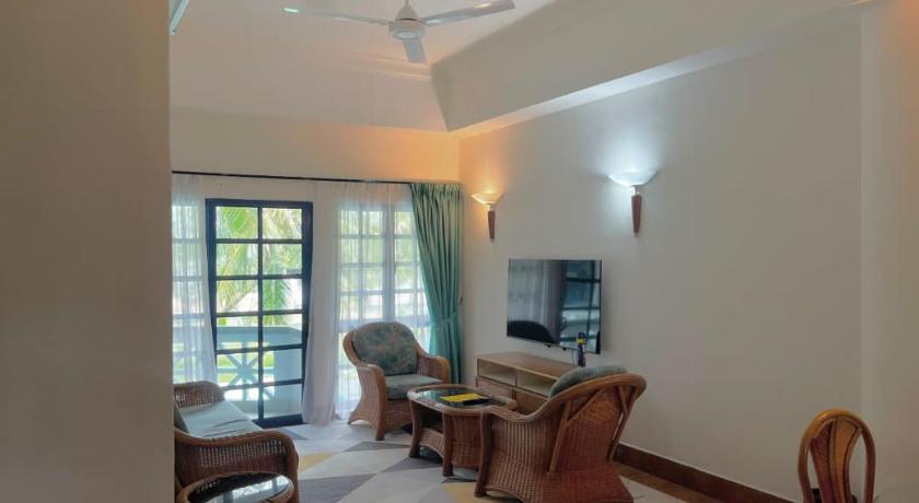 Image of Three-Bedroom Apartment with Sea View 1