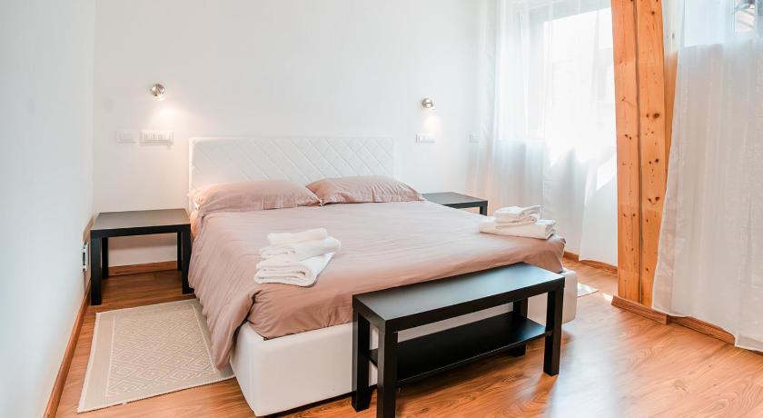Affitta camere LUNAR