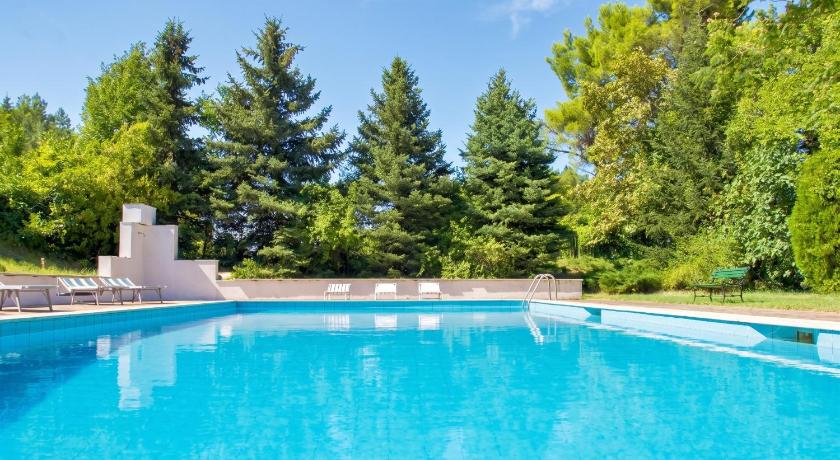 Comfortable Apartment in Fabriano, 35 m² with Shared Pool