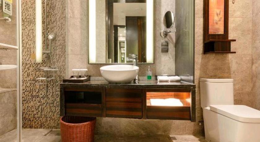 Wuhan Royal Suites & Towers Hotel - image 27