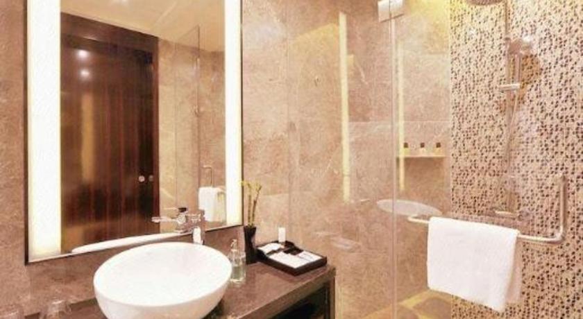 Wuhan Royal Suites & Towers Hotel - image 24