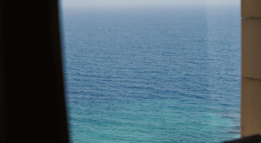 Image of Amwaj 13