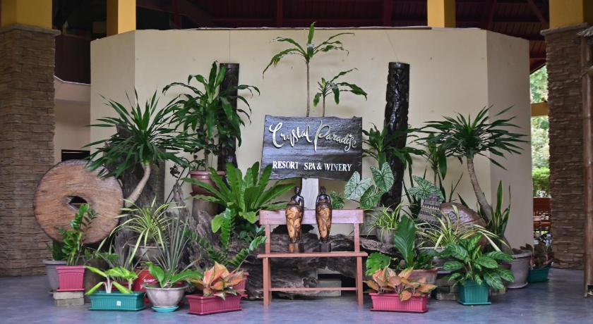 Crystal Paradise Resort Winery & Spa - image 2