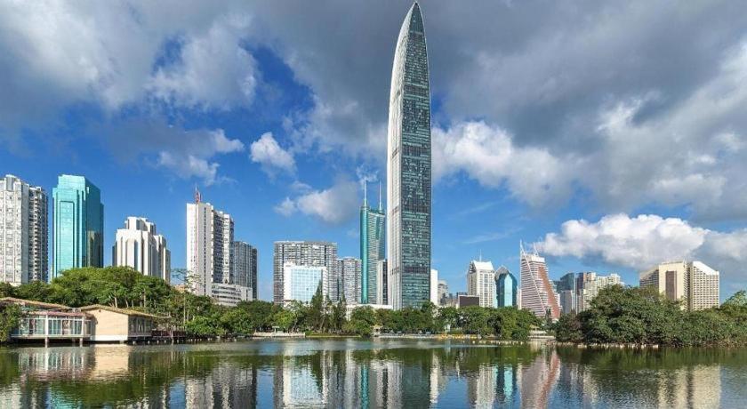 Huafeng Hotel - Huaqiang South Metro Station and Huaqiang North Commercial District