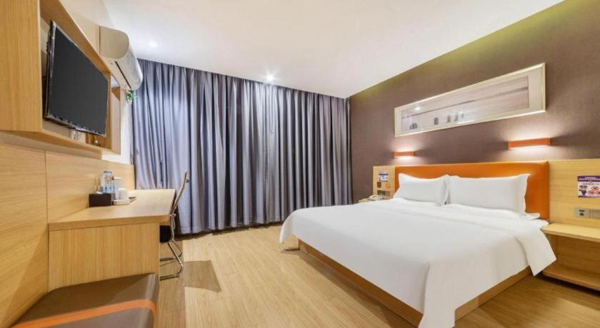 7 Days Premium Guangzhou Fangcun Guanggang New City Hedong Metro Station – Guangzhou (Canton)