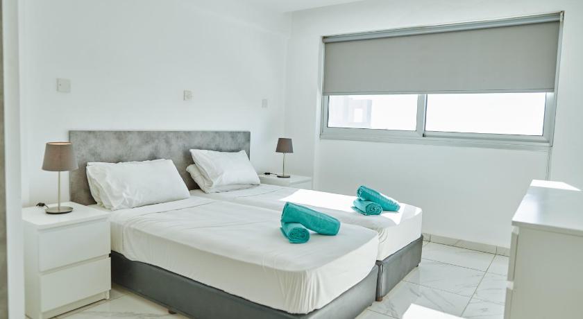 Nissi Avenue Suites