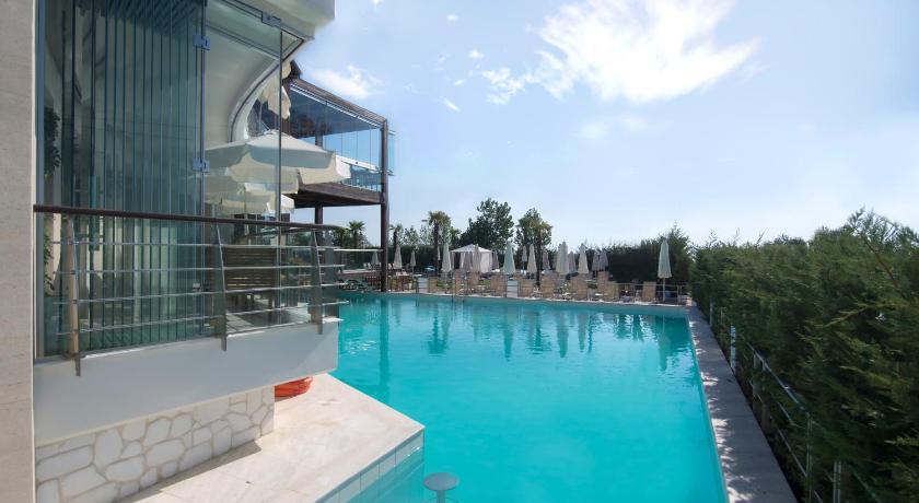 Cosmopolitan Hotel & Spa photo