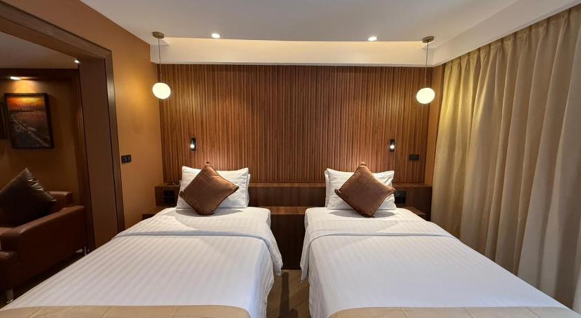 Image of Deluxe Double or Twin Room 9