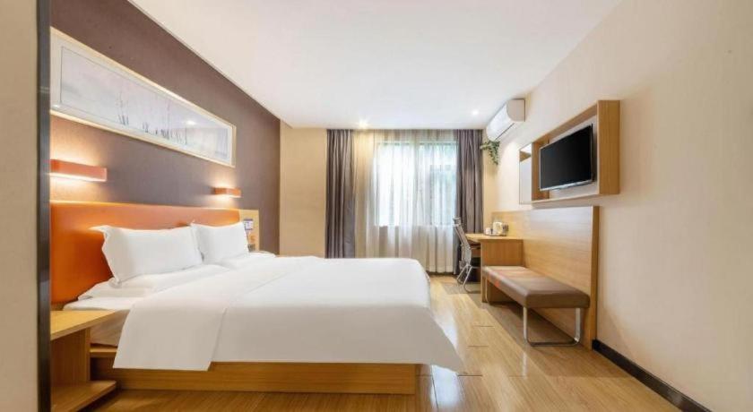 7 Days Premium Guangzhou Fangcun Guanggang New City Hedong Metro Station – Guangzhou (Canton)