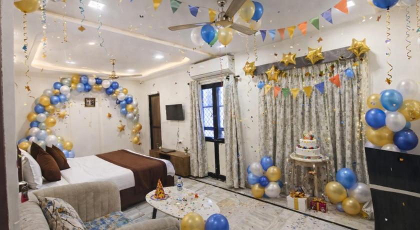 Holiday Out Hotel - image 5