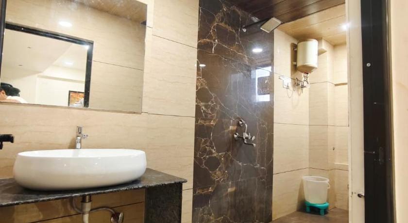 Holiday Out Hotel - image 7