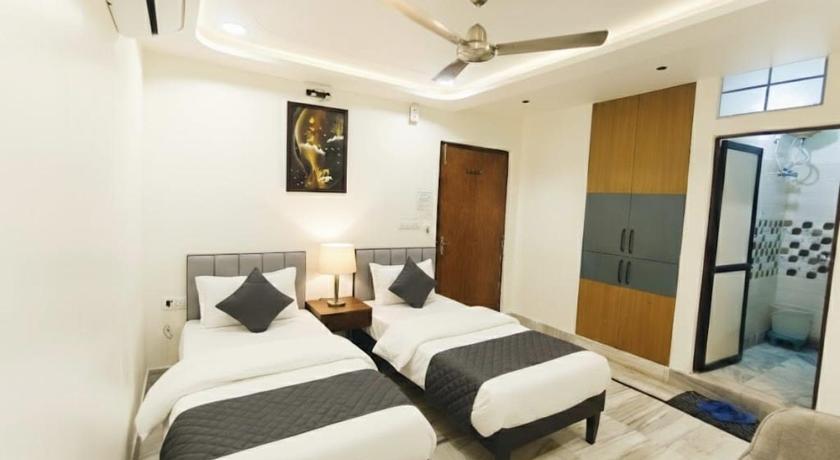 Holiday Out Hotel - image 4