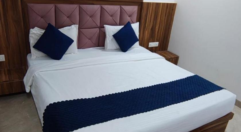 Taj Comfort Inn - image 14