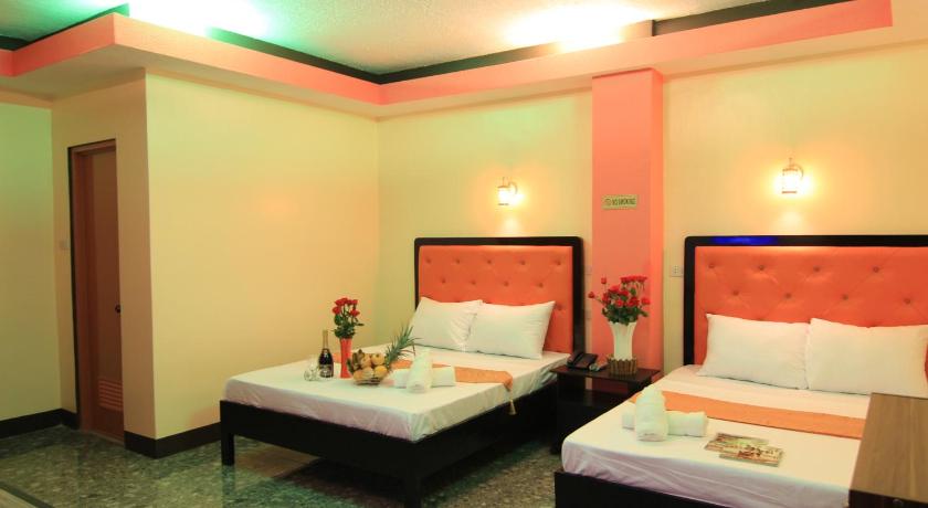 Image of Family Suite Double Queen 0