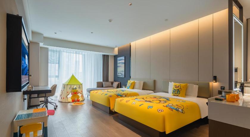 Atour Hotel Qingdao West Coast City Balcony - image 11