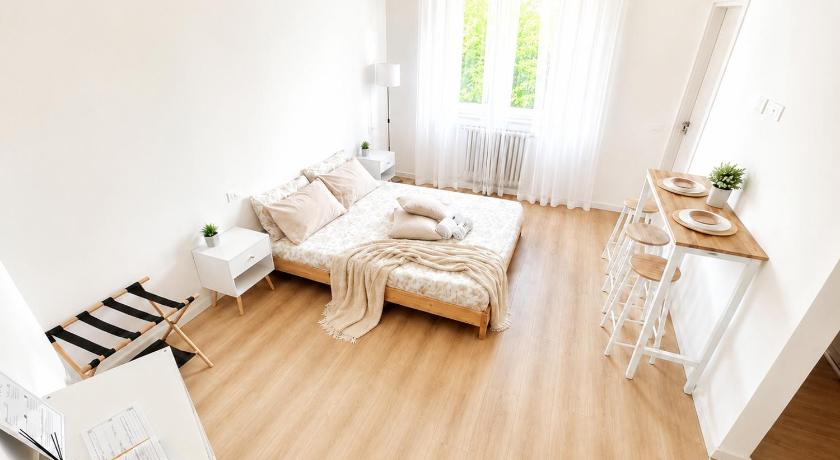 Near Airport Malpensa Pvt Room with Pvt Bath and Kitchen Check-in 24h