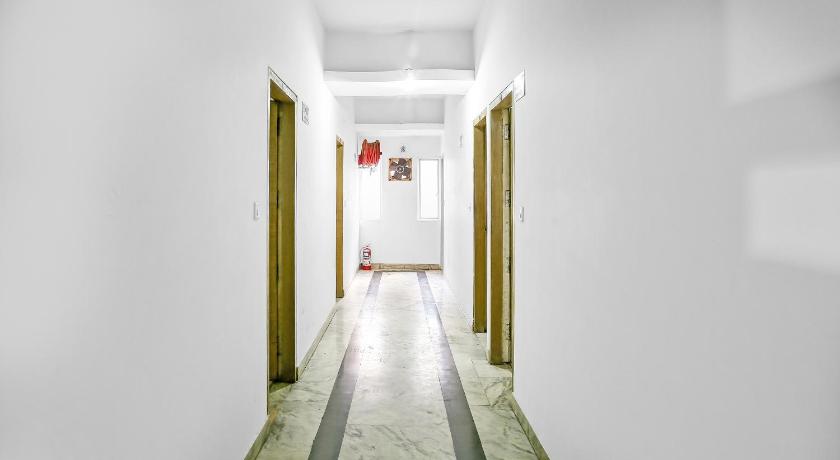 Hotel O Crown Continental – Delhi, NY