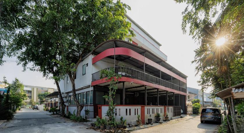 RedDoorz Plus near ITC Cempaka Mas 2 – Jakarta, NY