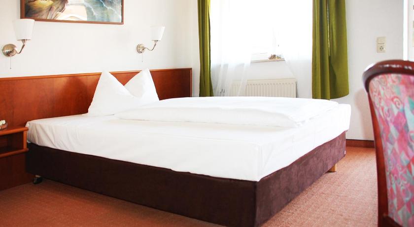 Hotel Ziegenkrug Rostocker Tor photo