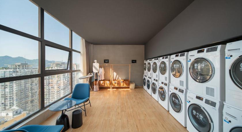 Atour Hotel Chongqing Jiefangbei Raffles Plaza Riverview - image 8