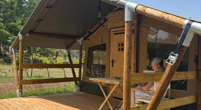 Vulture Glamping