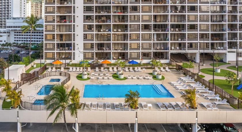 Block to Beach! 2108T1