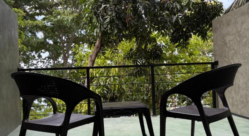 Lake Wave Hotel - image 49