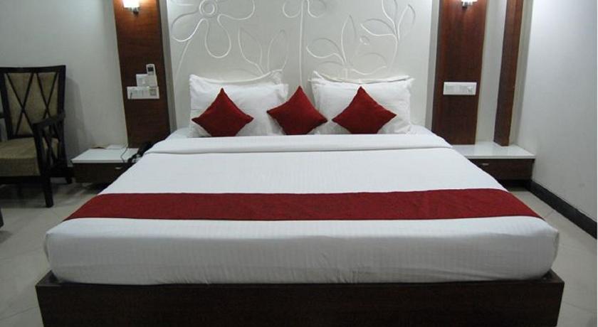 Hotel Amit International photo