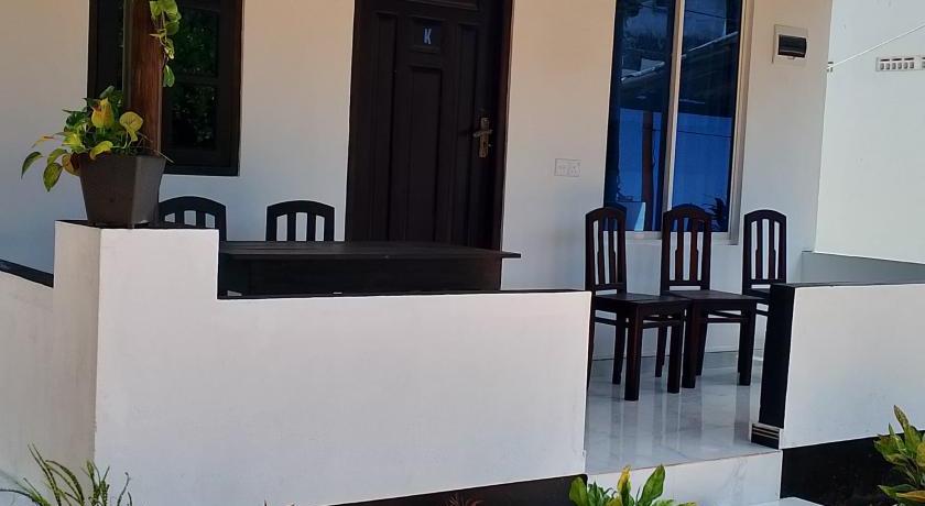 Nilaveli Beach Rooms - image 8