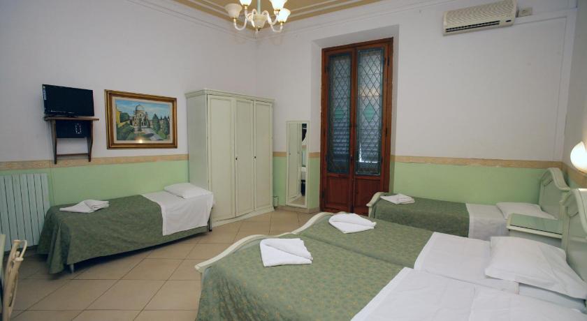 Image of Family Room 4 Pax 12