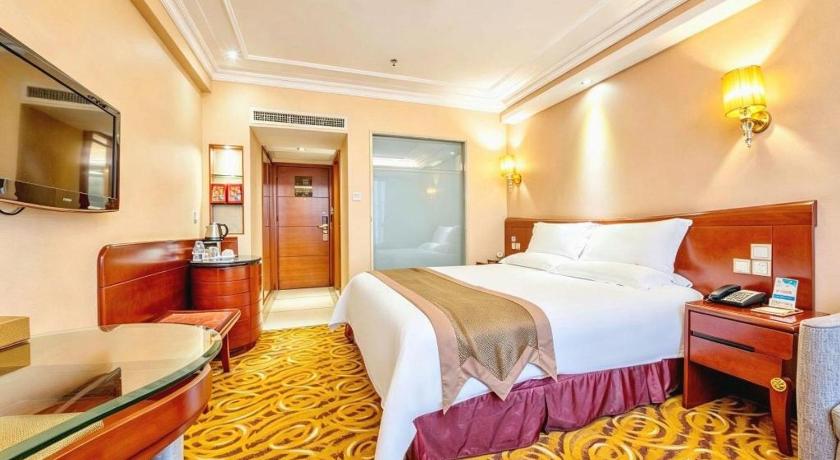Ambassador Hotel – Shenzhen, IA