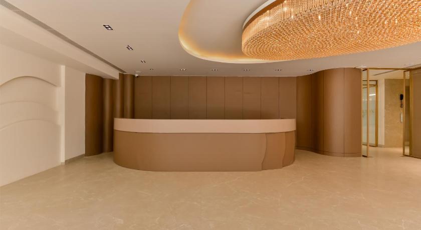 Melange Hotel - Golf course Road - image 4