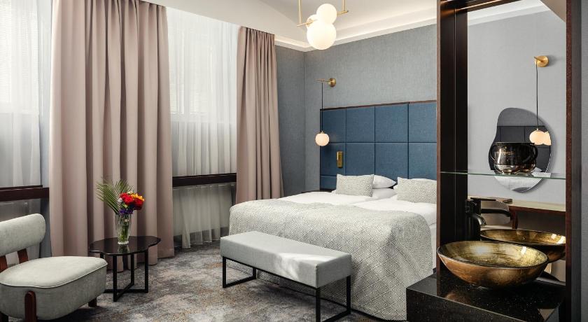 Image of Deluxe Double or Twin Room 0