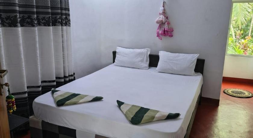 Nilaveli Beach Rooms - image 26