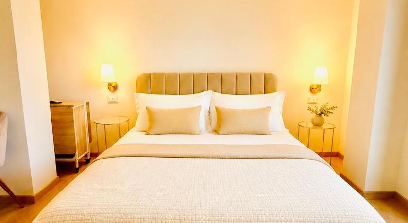 Le Charme Luxury Suite