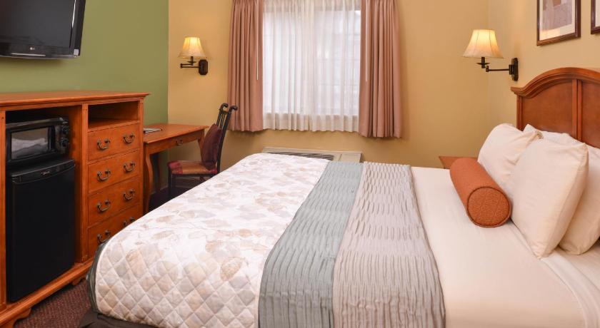 Country Hearth Inn & Suites Edwardsville St. Louis