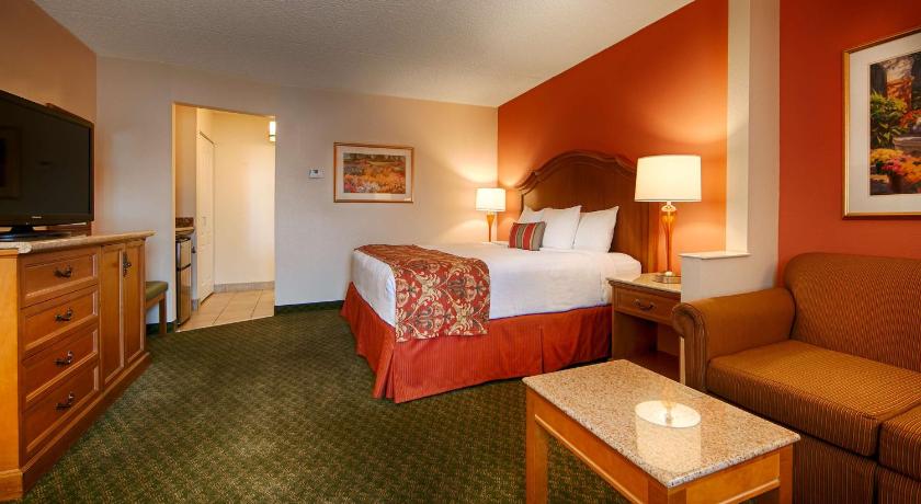 Best Western Plus A Wayfarer's Inn and Suites