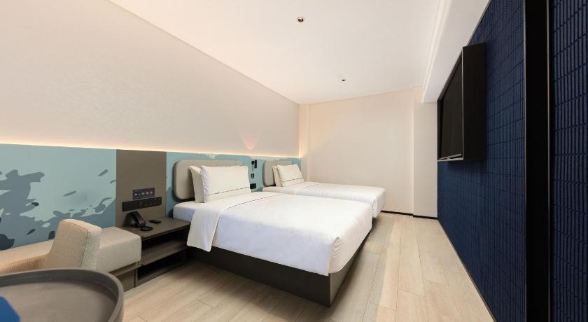Xian Tang Paradise Polytechnic Qujiang Campus Metro Station Light Stay Hotel - image 16