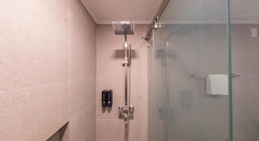 Image of Premier One-Bedroom Suite 12