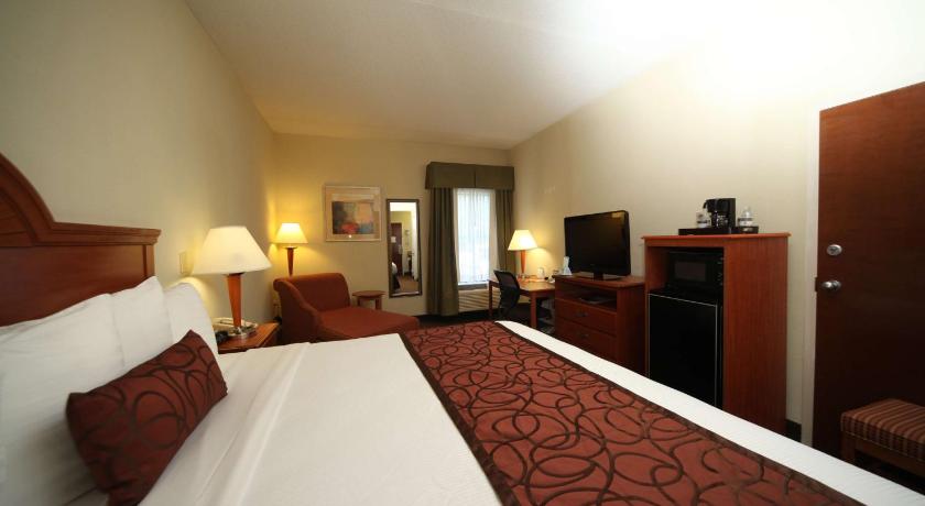 Best Western PLUS Edison Inn