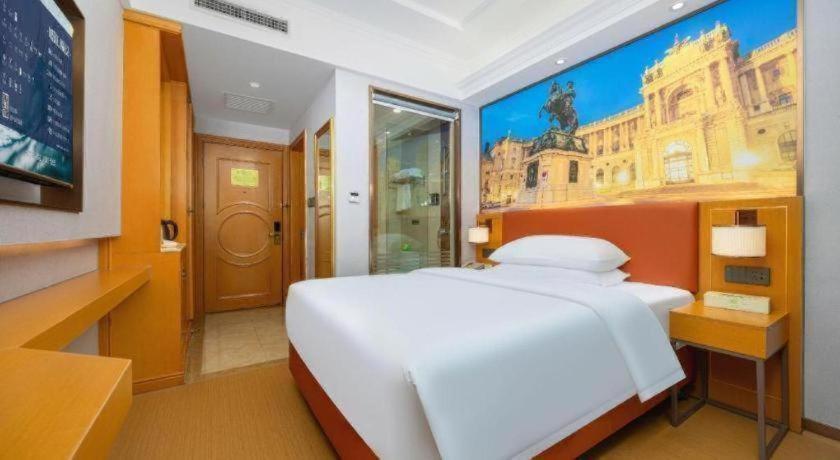 Vienna Hotel Tianjin West Station Changhong Park Metro Station – Tianjin, GA
